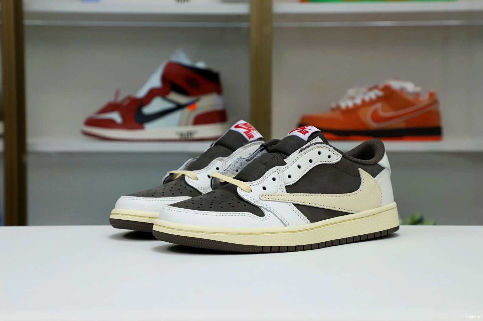 X TRAVIS 1 JORDAN OG AIR SCOTT REVERSE LOW MOCHA 1124